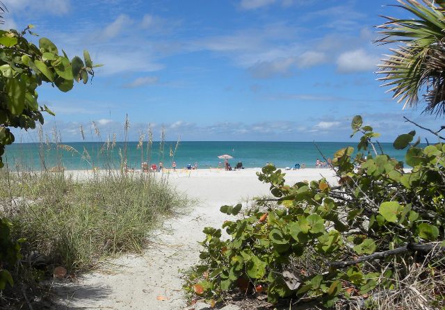 MB entrance path to beach