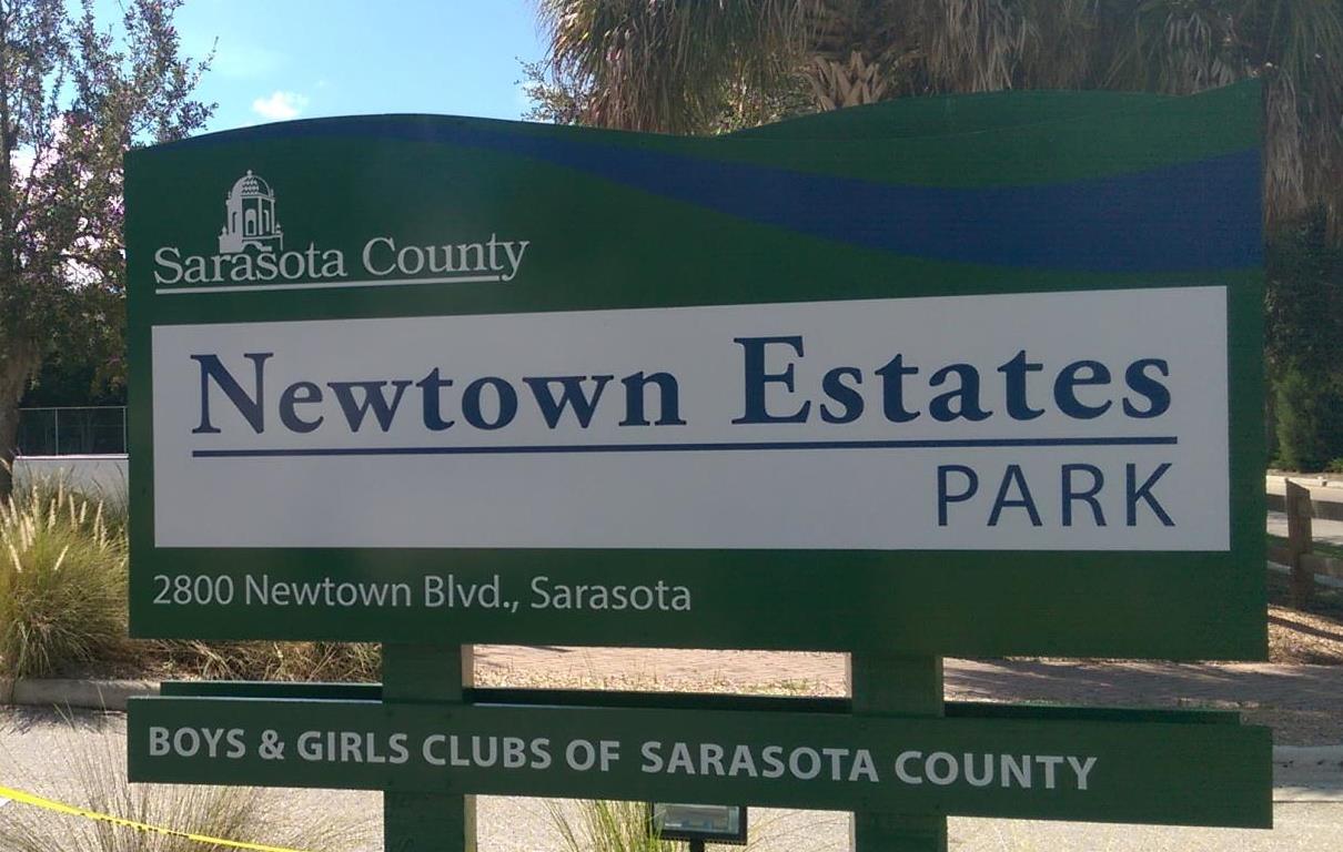 Newtown Estates Park Entrance sign